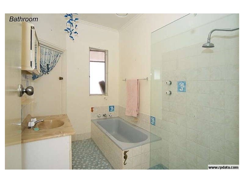 16 First Avenue, Moana SA 5169