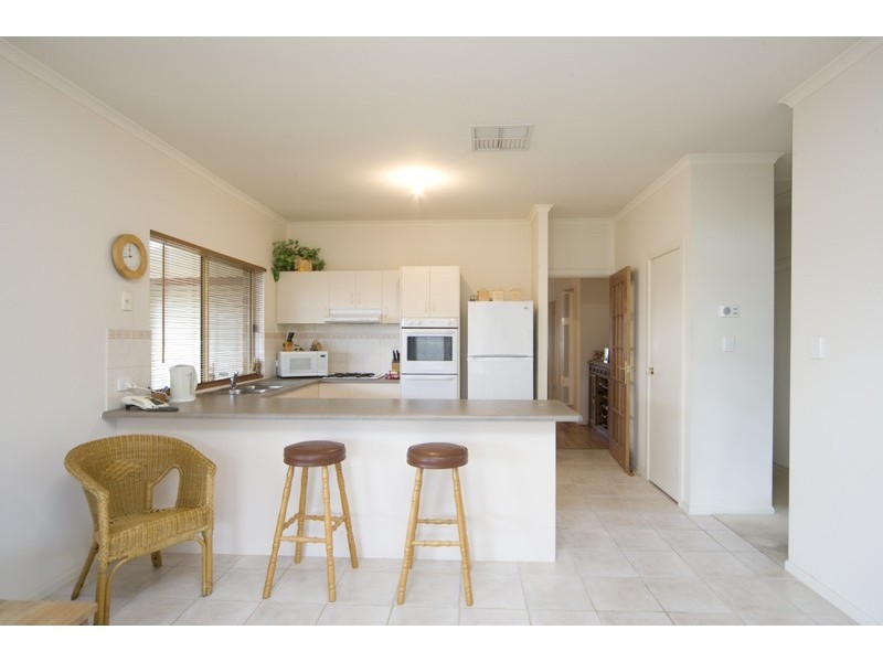 15 Hereford Lane, Woodcroft SA 5162