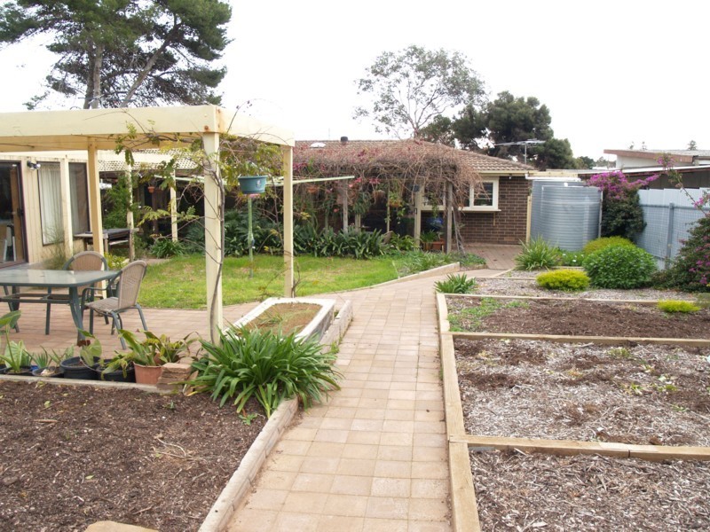 4 Clovelly Avenue, Christies Beach SA 5165