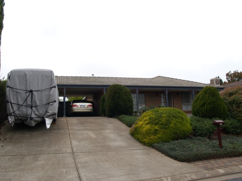 18 Oakhill Crescent, Morphett Vale SA 5162