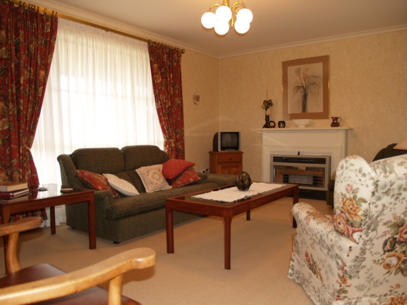 18 Oakhill Crescent, Morphett Vale SA 5162