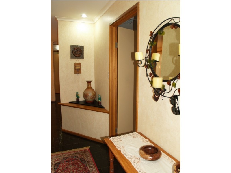 18 Oakhill Crescent, Morphett Vale SA 5162