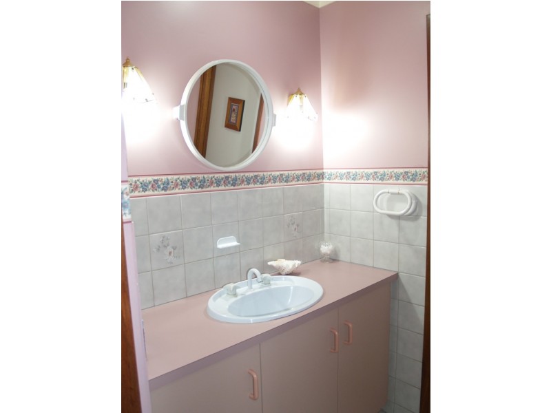 18 Oakhill Crescent, Morphett Vale SA 5162