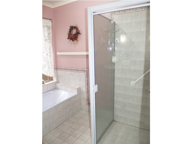 18 Oakhill Crescent, Morphett Vale SA 5162