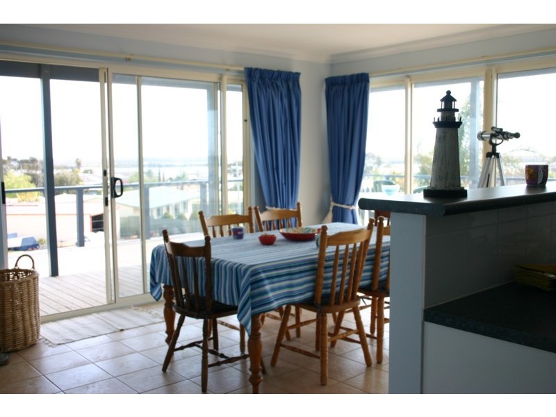 8 Falie Street, Port Broughton SA 5522