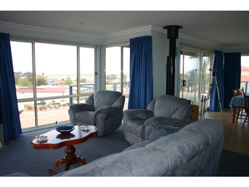 8 Falie Street, Port Broughton SA 5522