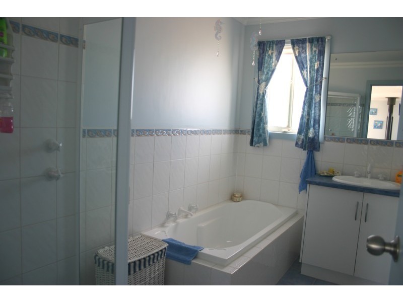 8 Falie Street, Port Broughton SA 5522