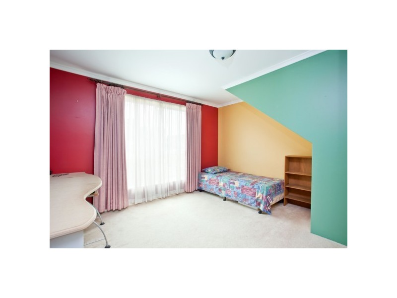 8 Wark Court, Morphett Vale SA 5162