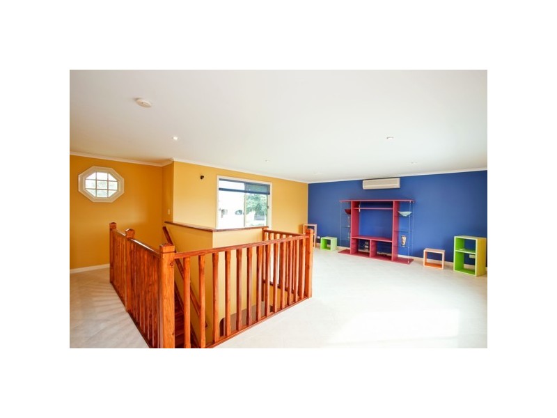 8 Wark Court, Morphett Vale SA 5162