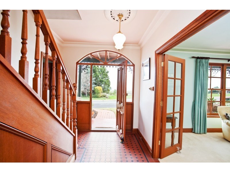 17 Farming Crescent, Hallett Cove SA 5158