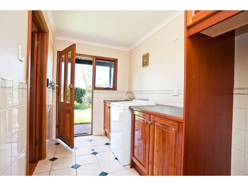 17 Farming Crescent, Hallett Cove SA 5158