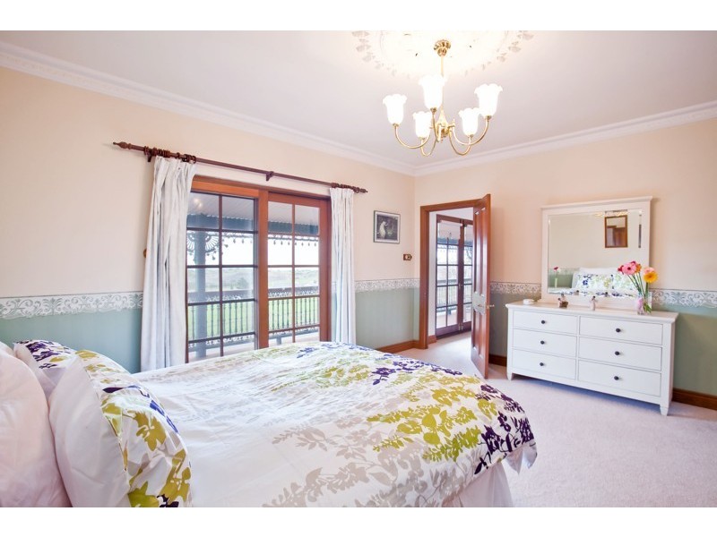 17 Farming Crescent, Hallett Cove SA 5158