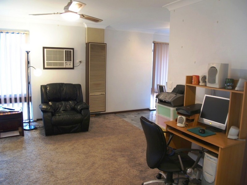8 Edna Court, Hackham SA 5163