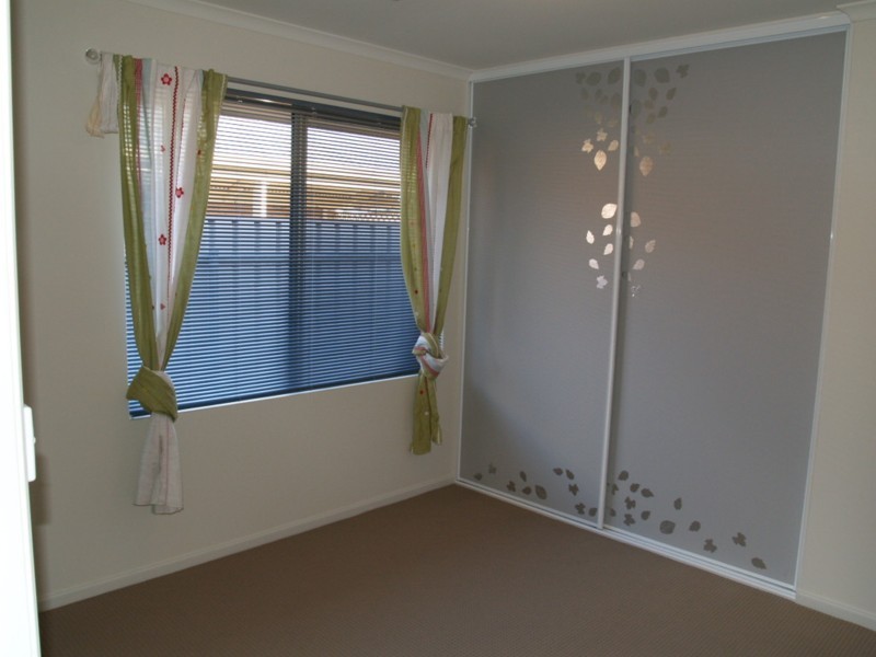 13 Hereford Lane, Woodcroft SA 5162