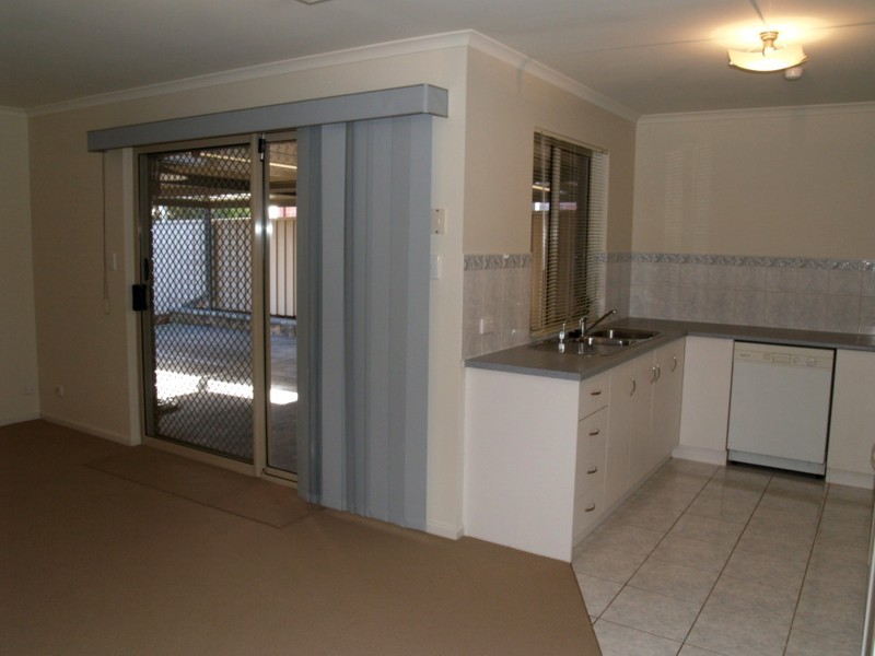 13 Hereford Lane, Woodcroft SA 5162