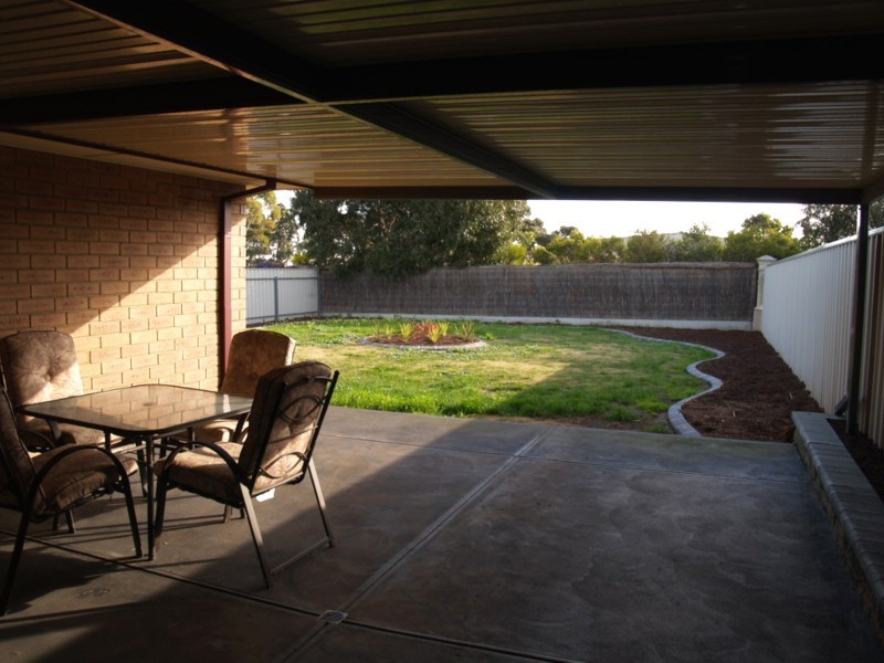 13 Hereford Lane, Woodcroft SA 5162