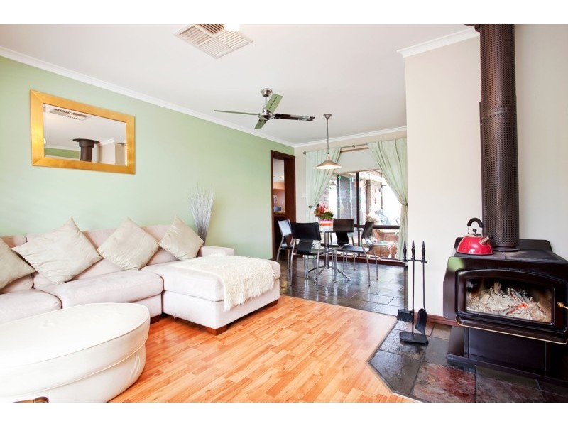 16 Caswell Drive, Hallett Cove SA 5158