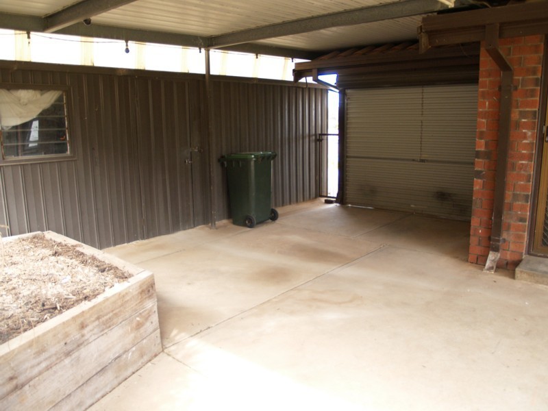 2 Amos Court, Morphett Vale SA 5162