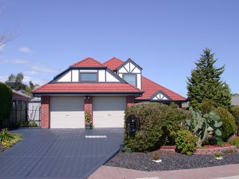 2 Brookland Valley Drive, Woodcroft SA 5162
