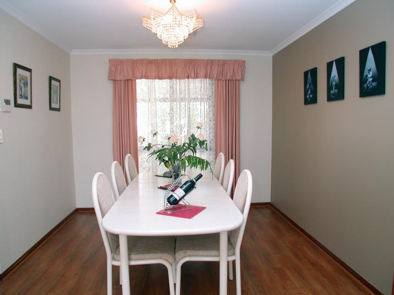 2 Brookland Valley Drive, Woodcroft SA 5162