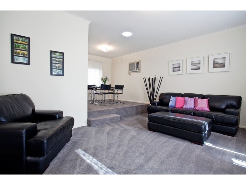 5 Elmeade Drive, Hallett Cove SA 5158