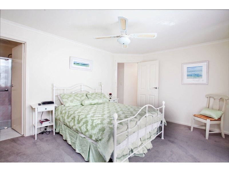 5 Elmeade Drive, Hallett Cove SA 5158