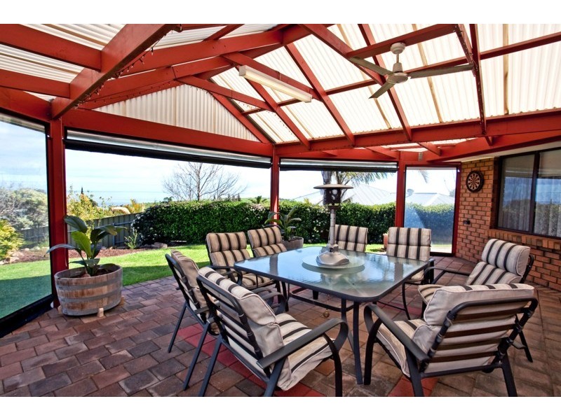 5 Elmeade Drive, Hallett Cove SA 5158