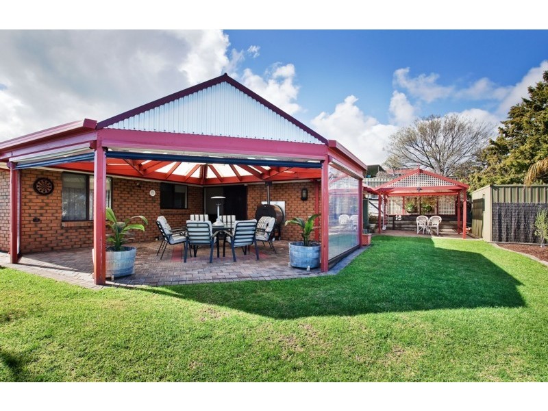 5 Elmeade Drive, Hallett Cove SA 5158