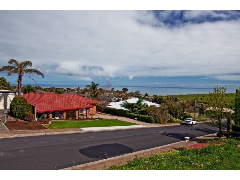 5 Elmeade Drive, Hallett Cove SA 5158