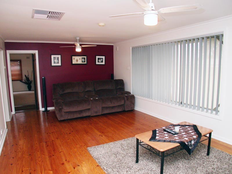 3 Felix Crescent, Morphett Vale SA 5162