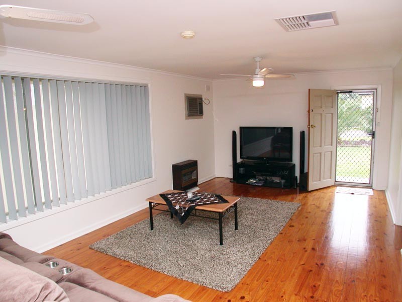 3 Felix Crescent, Morphett Vale SA 5162