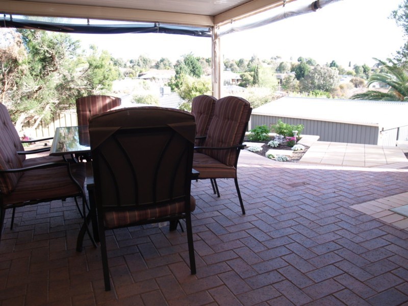 29 Lyons Circuit, Trott Park SA 5158