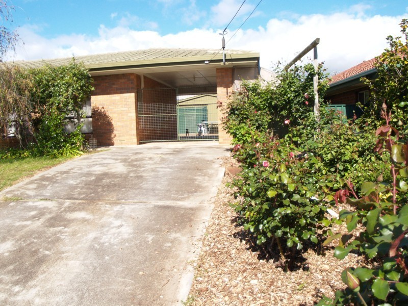 12 Trelawney Crescent, Huntfield Heights SA 5163