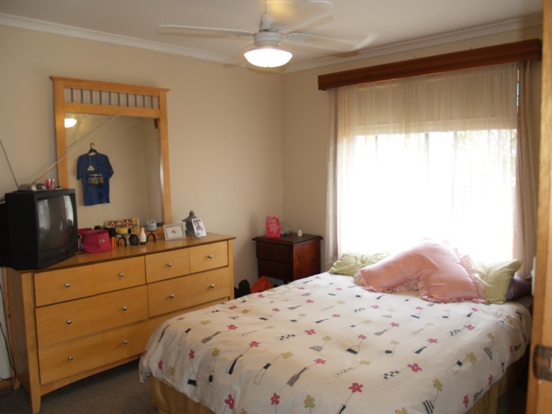 12 Trelawney Crescent, Huntfield Heights SA 5163