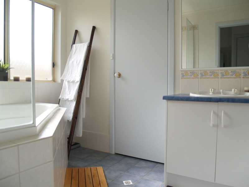 8 Benacre Close, Happy Valley SA 5159