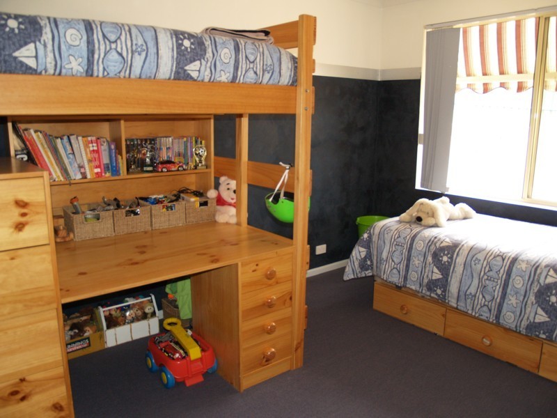 8 Benacre Close, Happy Valley SA 5159