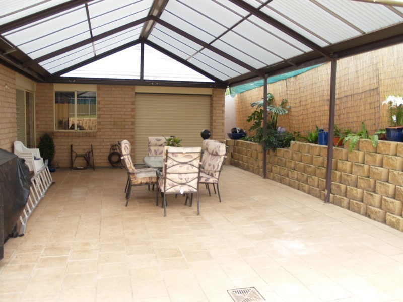 8 Benacre Close, Happy Valley SA 5159