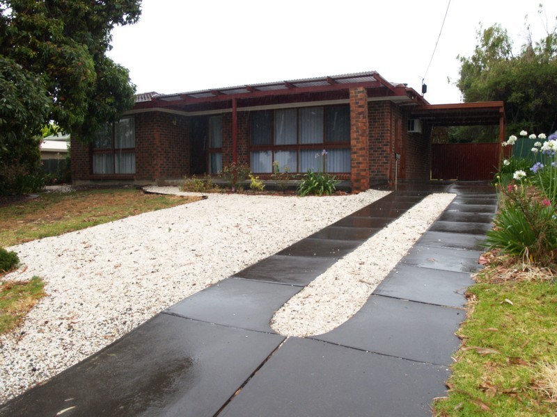 3 Pat Crescent, Morphett Vale SA 5162