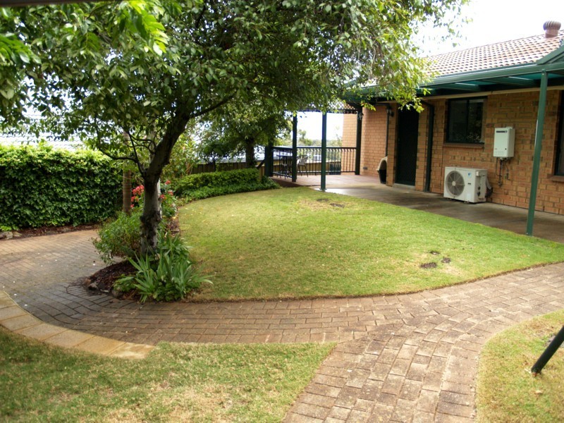 16 Jeanette Crescent, Aberfoyle Park SA 5159