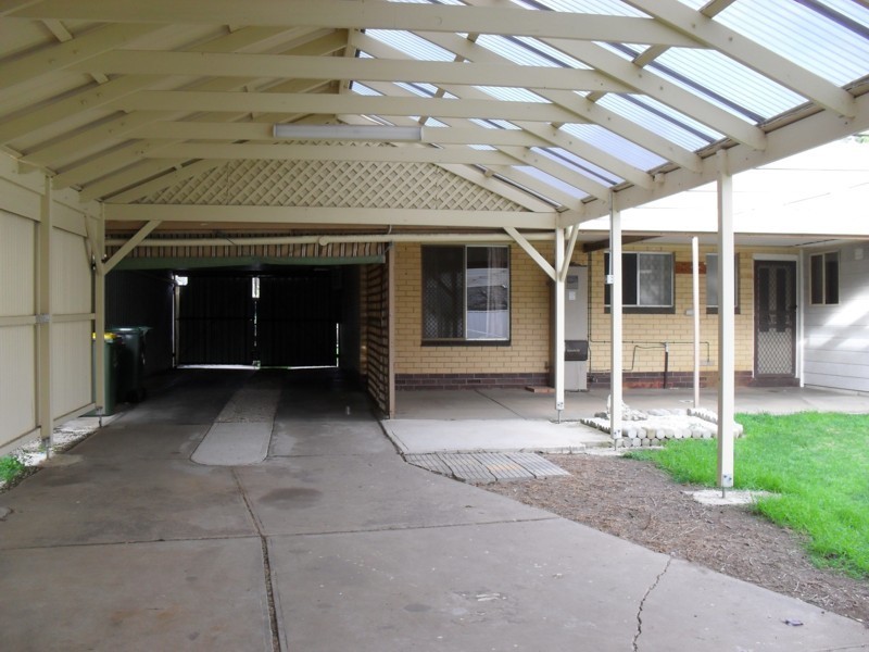 17 Edwina Drive, Morphett Vale SA 5162