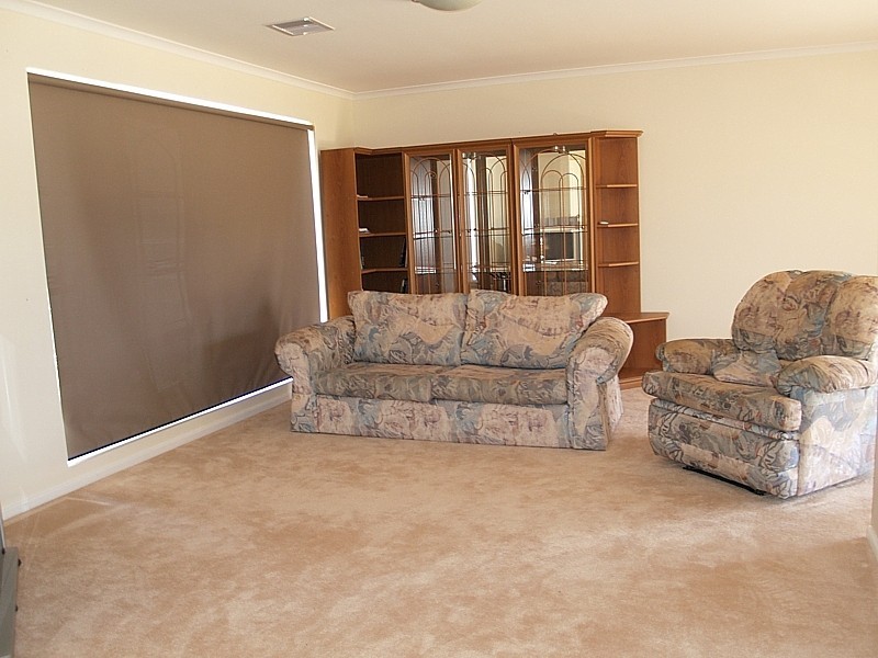 16 Middle Gully Avenue, Sheidow Park SA 5158