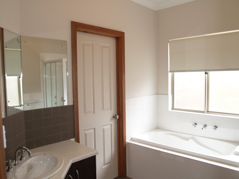 513 Commercial Road, Moana SA 5169