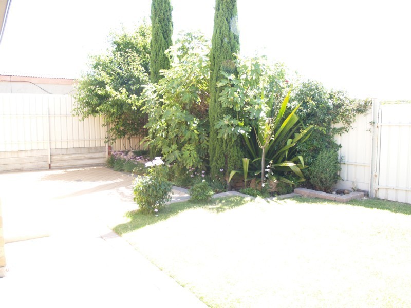 24 Chamberlain Drive, Christie Downs SA 5164