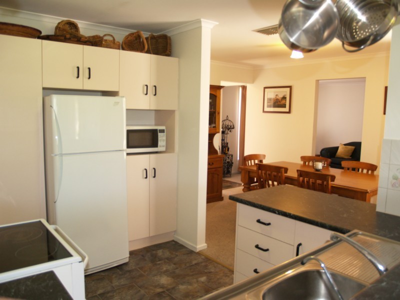 4 Camelia Court, Morphett Vale SA 5162