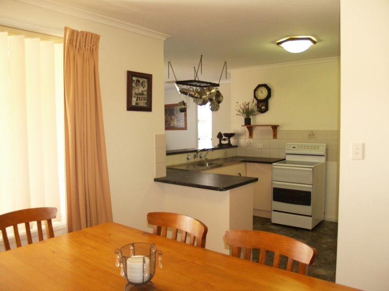 4 Camelia Court, Morphett Vale SA 5162