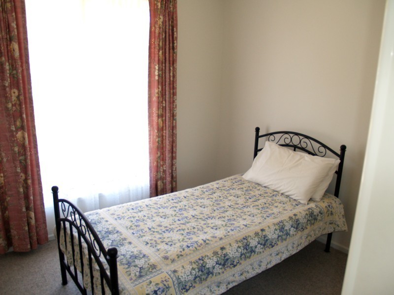 4 Camelia Court, Morphett Vale SA 5162