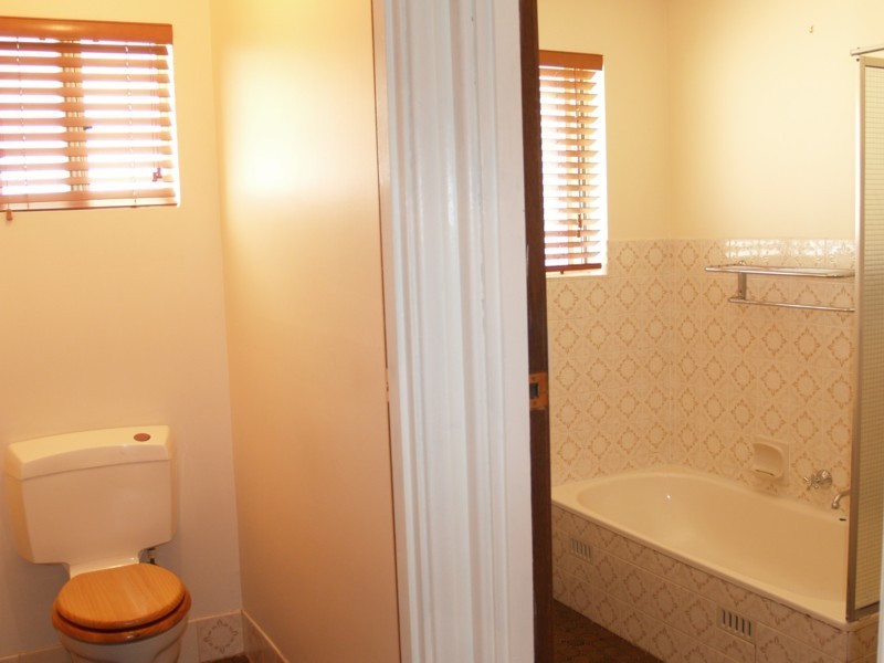 8 Flinders Crescent, Hackham SA 5163