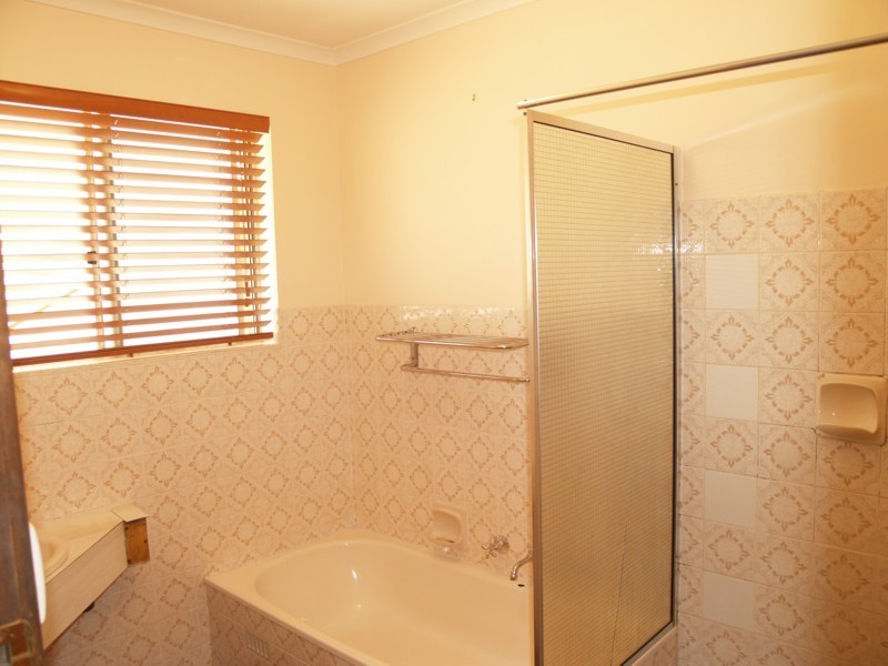 8 Flinders Crescent, Hackham SA 5163