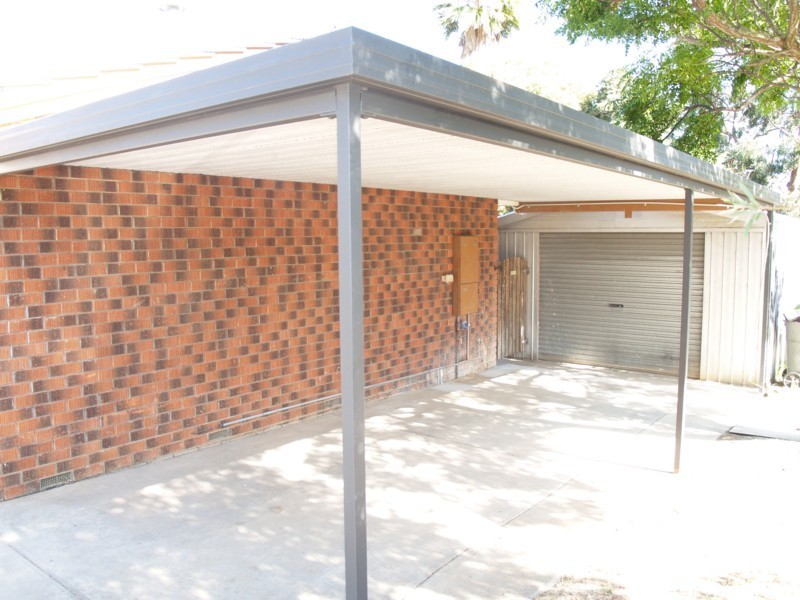 8 Flinders Crescent, Hackham SA 5163