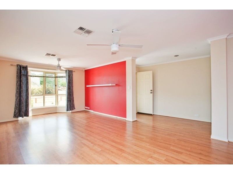 4 Torquay Drive, Seaford Rise SA 5169